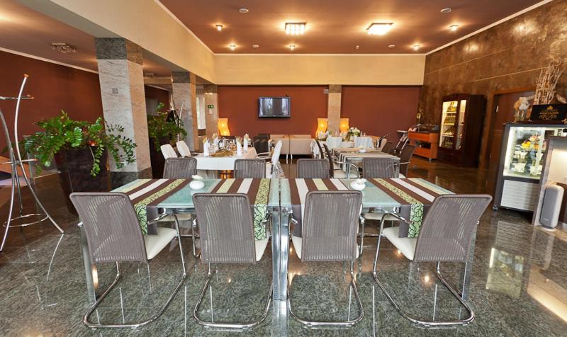 Hotel Relax Rajecké Teplice エクステリア 写真