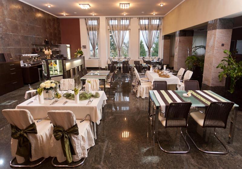 Hotel Relax Rajecké Teplice エクステリア 写真